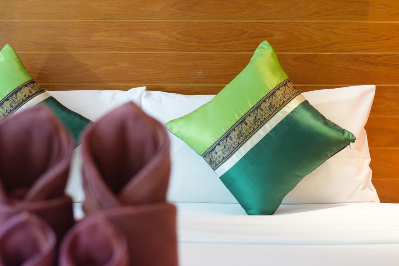 Honey Resort, Kata Beach Екстер'єр фото